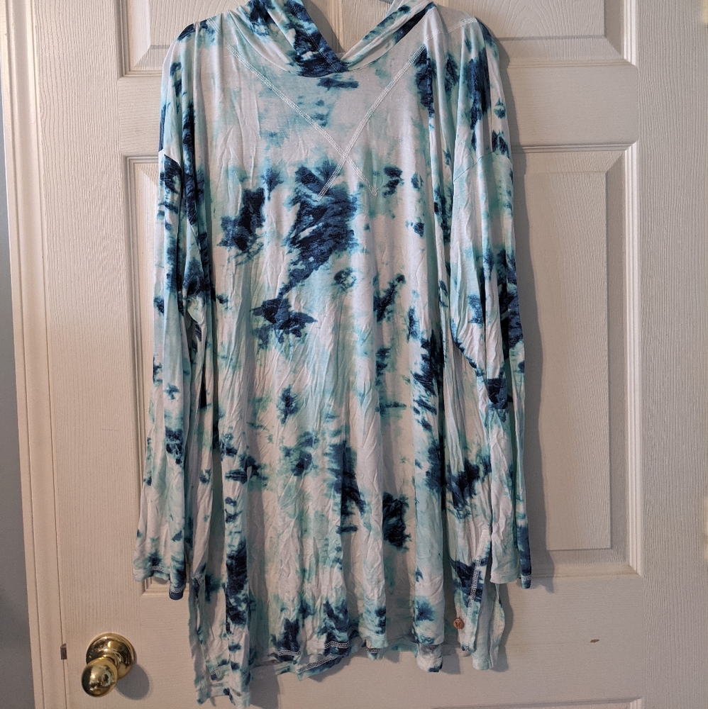 Hooded Lane Bryant LIVI 22/24 tshirt
